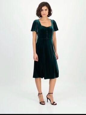 Anne Klein Emerald Green Velvet Square-Neck Midi Dress